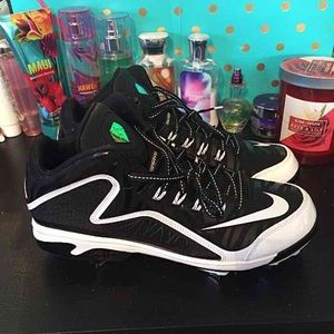 Nike black/white Swingman Baseball Cleat