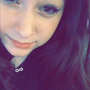 Meet your Posher, Courtney