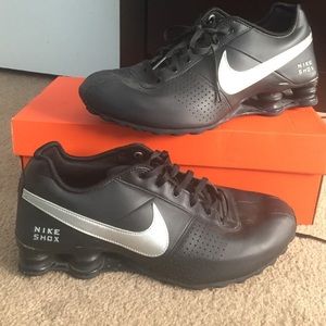 Black Nike Shox