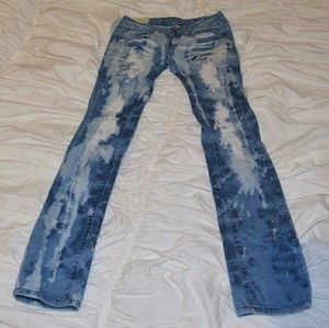 Destroyed Jeans
