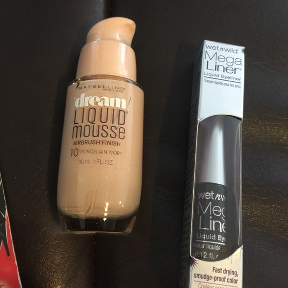 Makeup - Picture 2 of 4