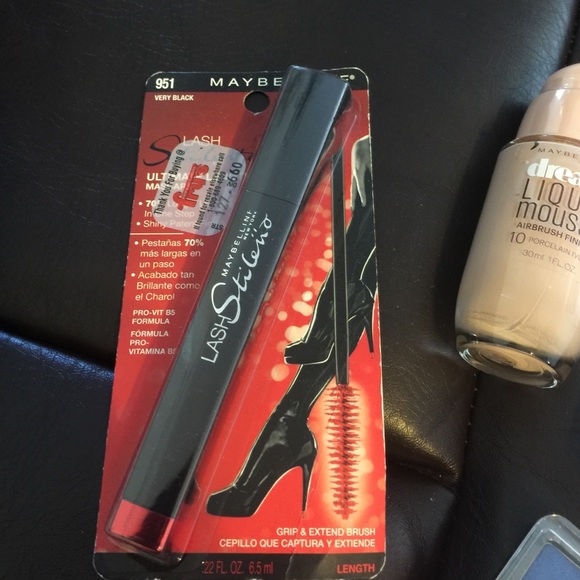 Makeup - Picture 3 of 4