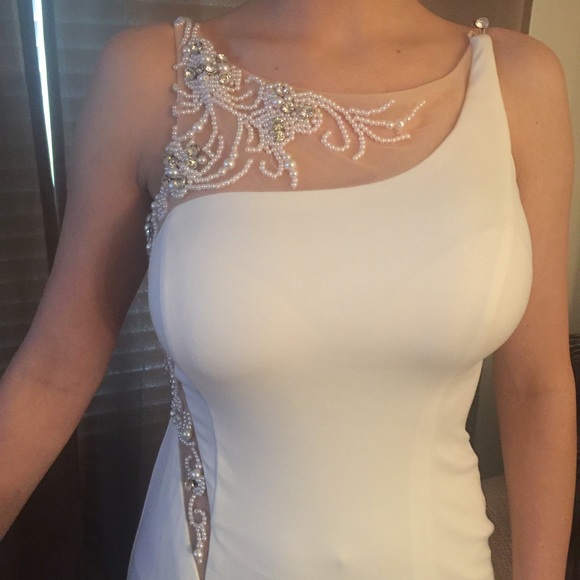 Ivory Prom/Wedding Dress - Picture 2 of 4