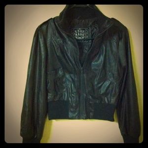 ✨(M) Brown Cropped Jacket (Last Kiss)✨