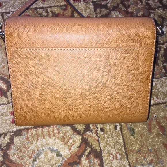 Michael Kors Crossbody. Price Reduced!☀️ - Picture 4 of 4