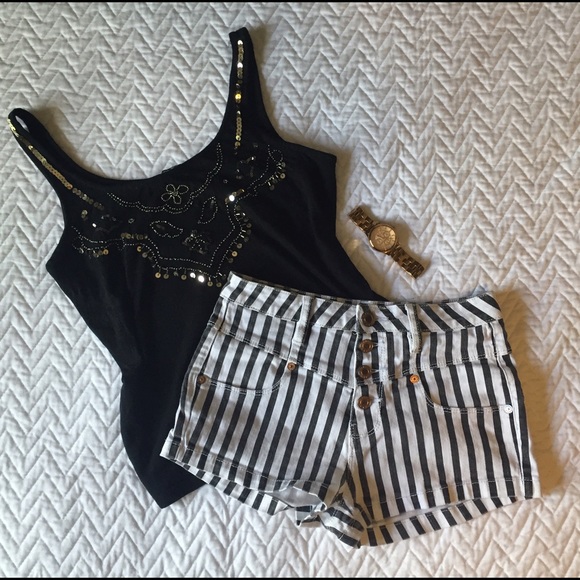 Kendall & Kylie Highwaisted Striped Shorts