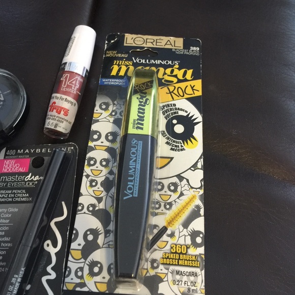 Makeup - Picture 4 of 4