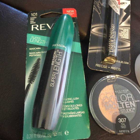 Makeup - Picture 4 of 4