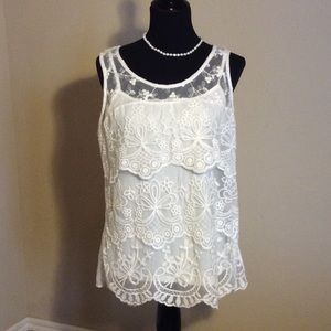 Two piece sleeveless lace top