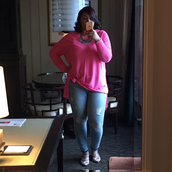 Meet your posher!! - Picture 2 of 3