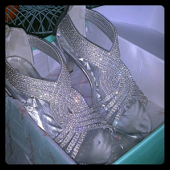 Silver mid heel prom shoes
