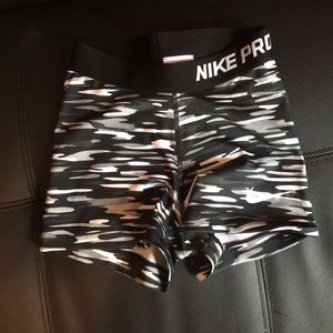 NWOT Nike Pro Dri-Fit