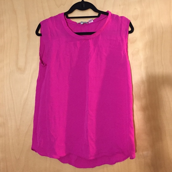 Zoe and Sam 100% silk cap sleeve tank top.