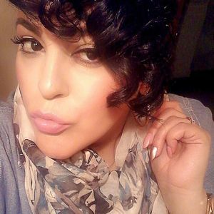 Meet your Posher, Bee