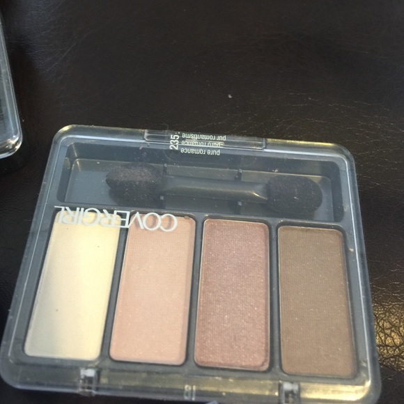 Makeup - Picture 2 of 3