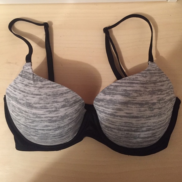 Victoria's Secret Wear Everywhere Bra 32D