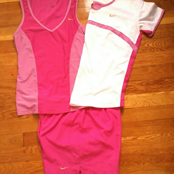 Nike Dri Fit Run shorts / 2 tops