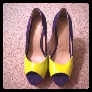 QUICK SALE! Shoe dazzle heels - awesome!
