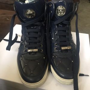 wore once for Prom .. great deal ...BUYYY