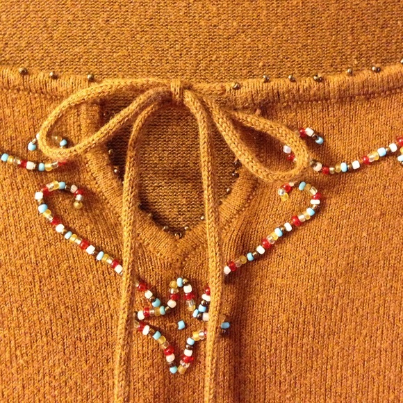 Long-sleeved beaded shirt - Picture 3 of 3