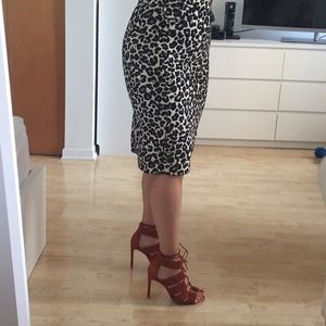 Leopard print pencil skirt.