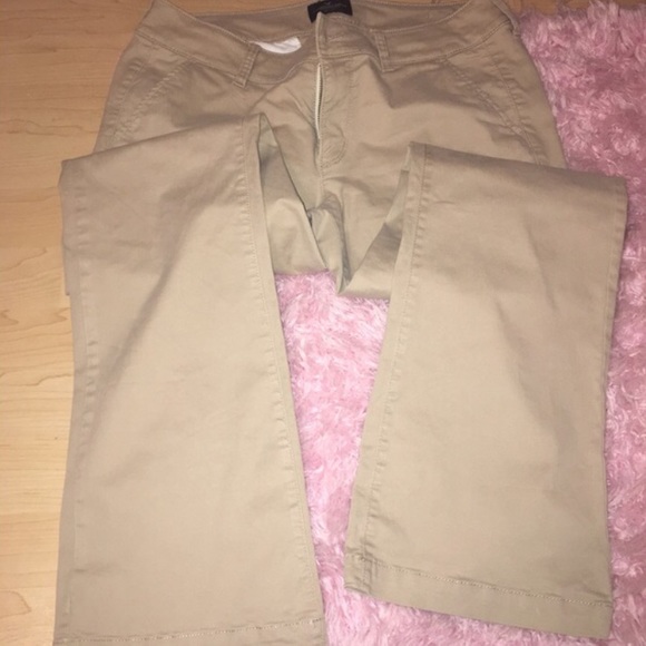 5 pairs of kaki pants