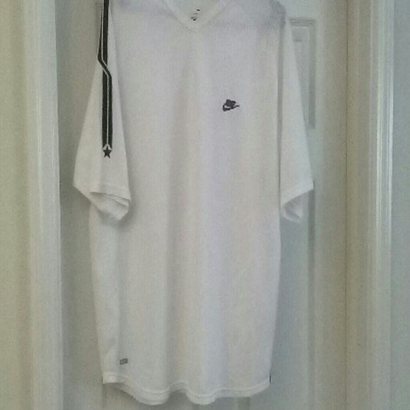 Mens Nike Dri-Fit Shirt - Picture 1 of 3