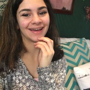 Meet your Posher, Alyssa