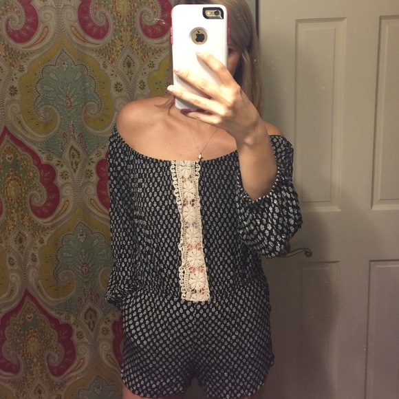 SOLD. Off the shoulder Everleigh romper - Picture 1 of 3