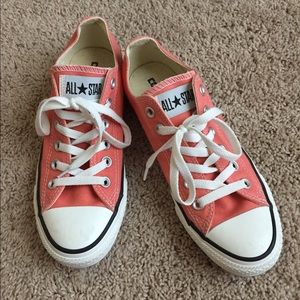 Converse woman size 8 coral color all star