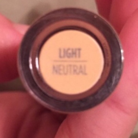Naked concealer - Picture 2 of 2