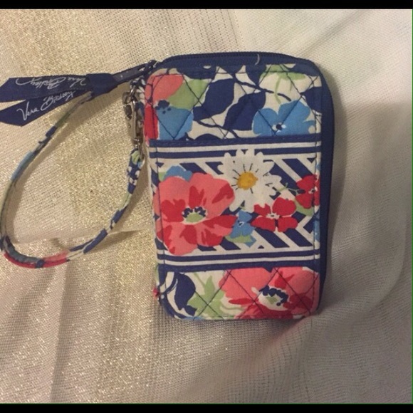 Summer Cottage Smartphone Wristlet.