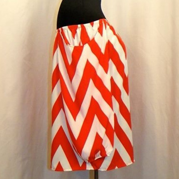 *SOLD* Pixi + Ivy Chevron Top - Picture 2 of 4