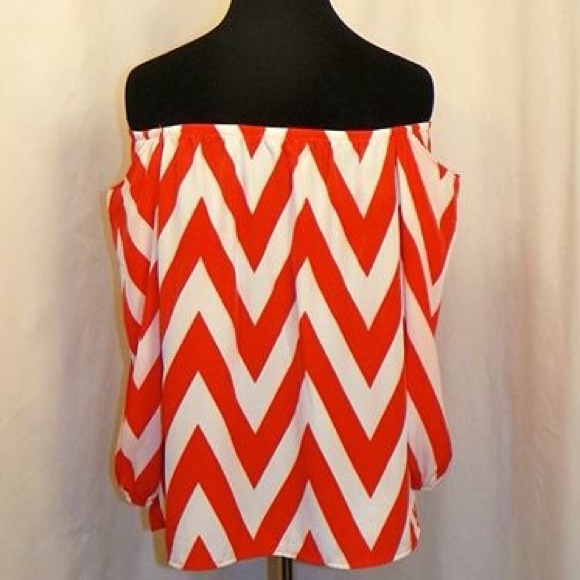 *SOLD* Pixi + Ivy Chevron Top - Picture 3 of 4
