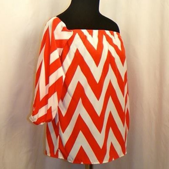 *SOLD* Pixi + Ivy Chevron Top - Picture 4 of 4