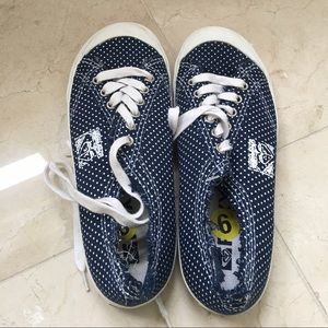 Roxy sneakers
