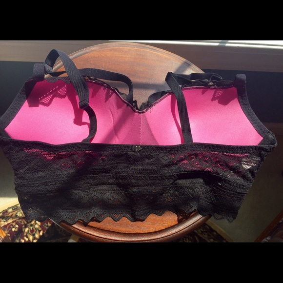 SOLD Authentic Victoria Secret Padded Bra-lette - Picture 2 of 3