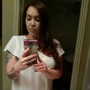 Meet your Posher, Bee