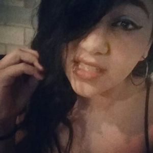 Meet your Posher, Leonor