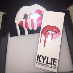 Kylie lip kit 22