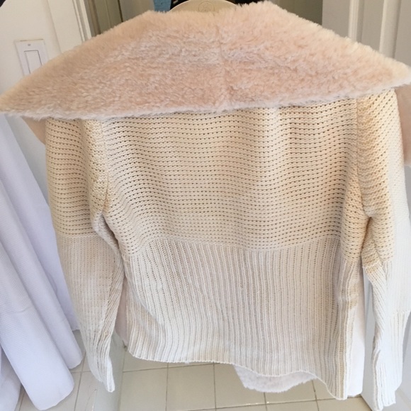 Brand new w tags, sweater/cardigan- so soft - Picture 3 of 4