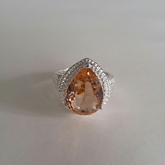 Pear Shaped Honey Morganite Ring - Picture 2 of 4
