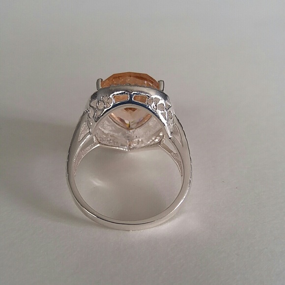 Pear Shaped Honey Morganite Ring - Picture 3 of 4