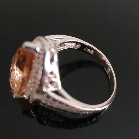 Pear Shaped Honey Morganite Ring - Picture 4 of 4