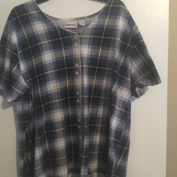 Cute summer plaid top .