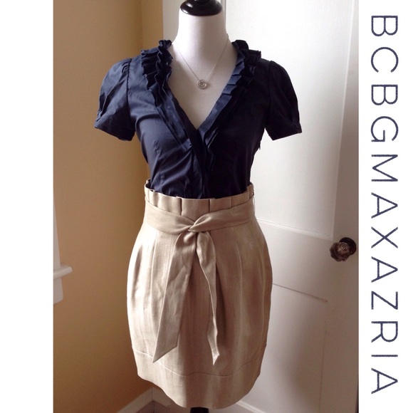 BCBGMaxAzria Dresses & Skirts - BCBGMaxAzria Gorgeous High-waisted Shimmer Skirt