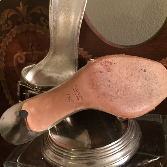 Gucci Gold metallic sandals - Picture 2 of 4