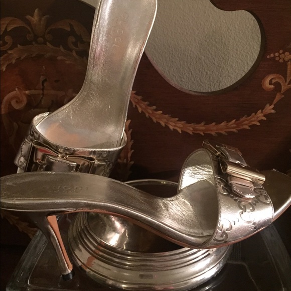 Gucci Gold metallic sandals - Picture 3 of 4