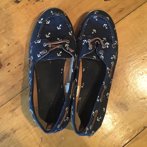anchor boat shoes! Navy