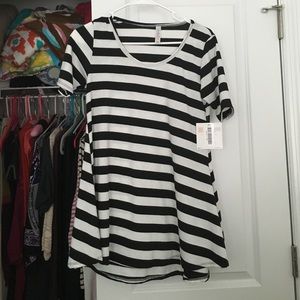 NWT LuLaRoe black and white stripe  perfect t